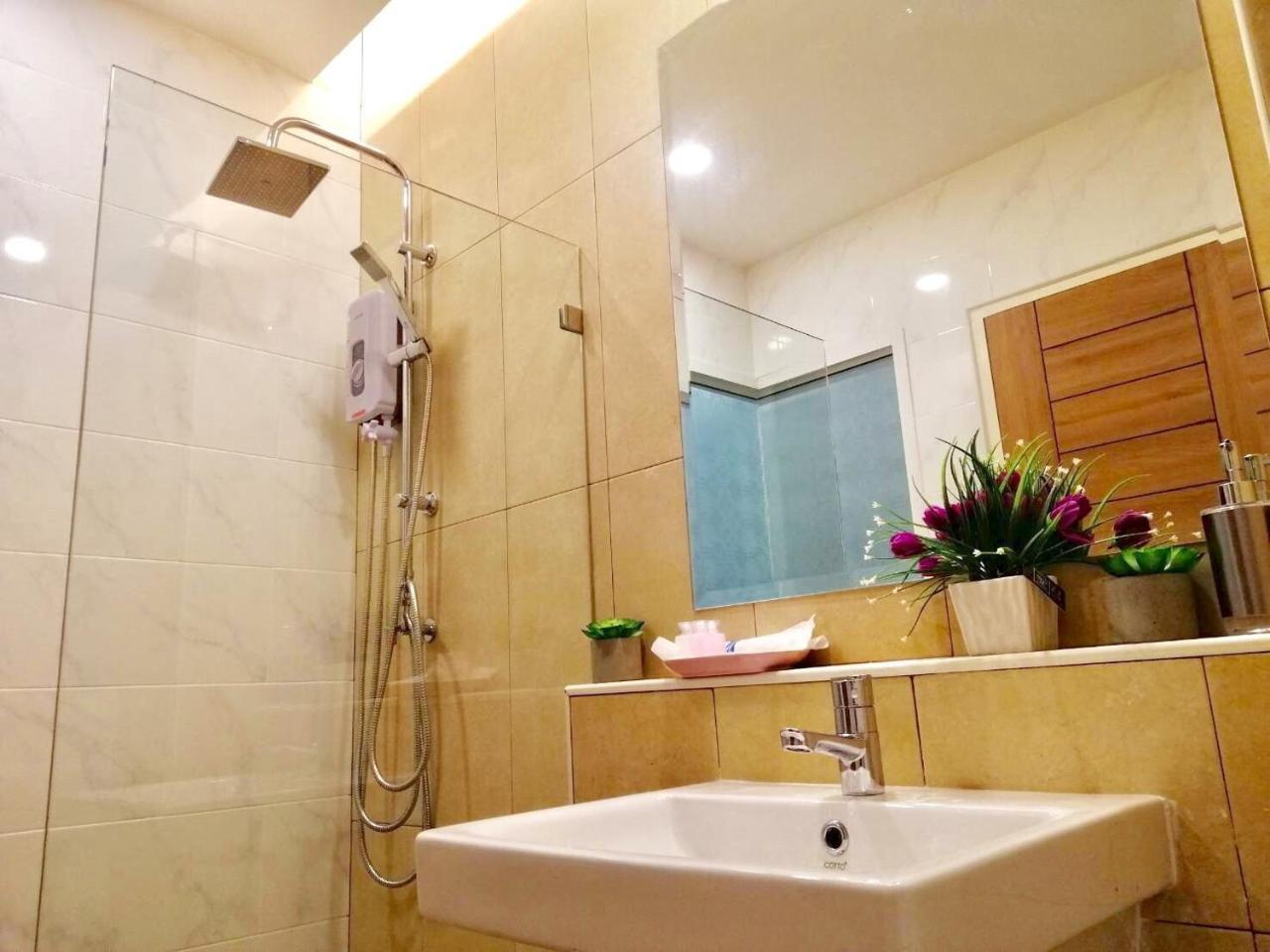 Siri Hotel Chiang Mai Exteriör bild