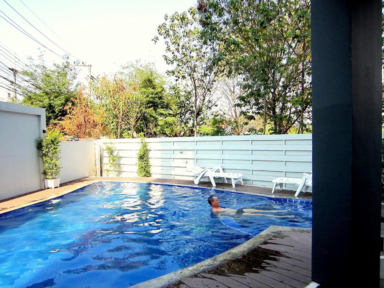 Siri Hotel Chiang Mai Exteriör bild